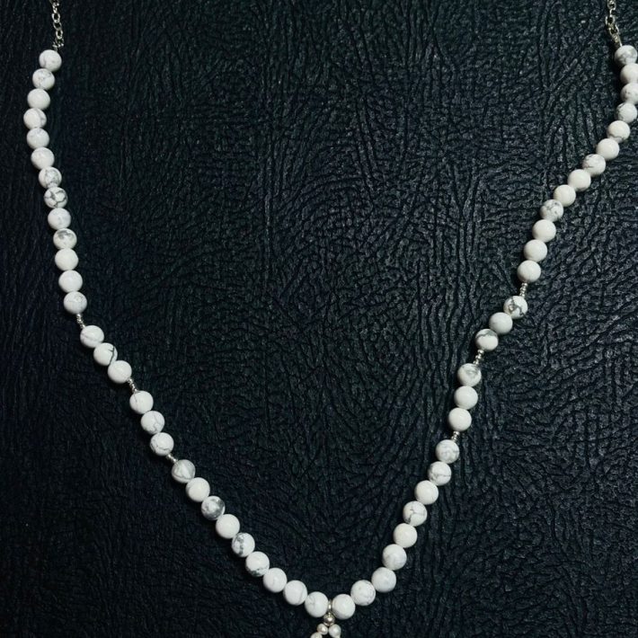 Collar piedra natural Ojo de Howlita