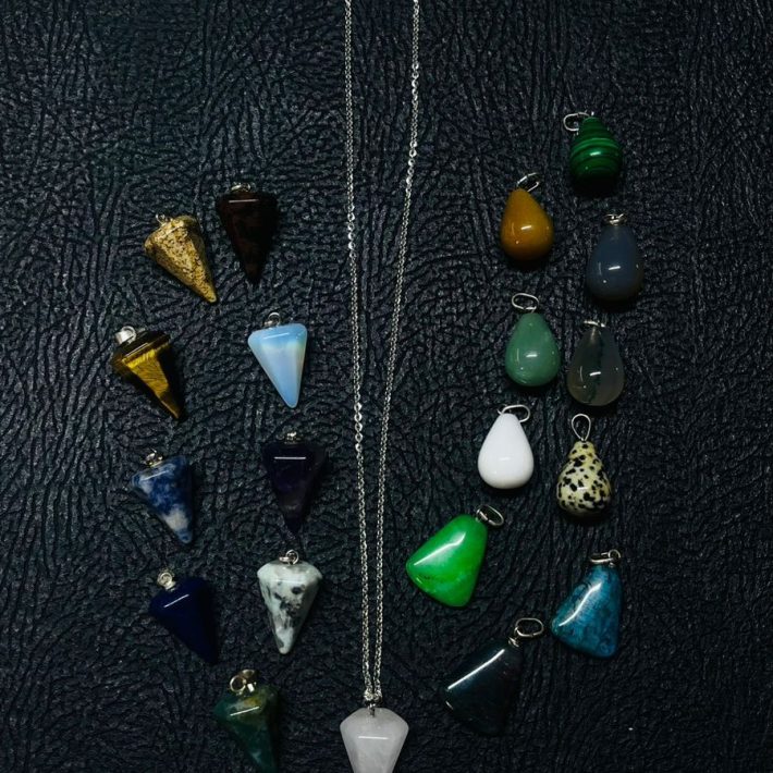 Colgantes de piedras naturales
