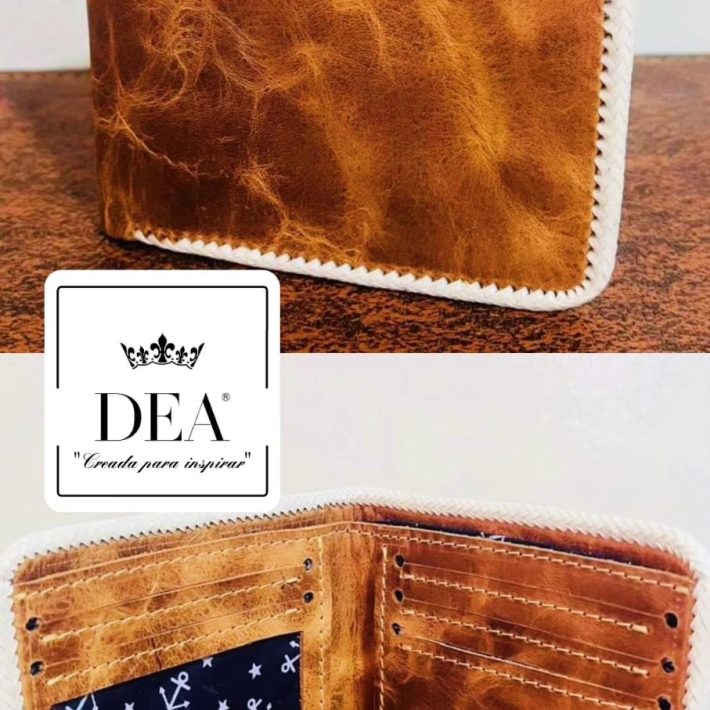 Billetera color café sencilla de hombre.