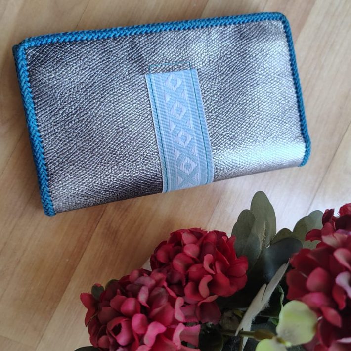 Billetera Plateada Turquesa